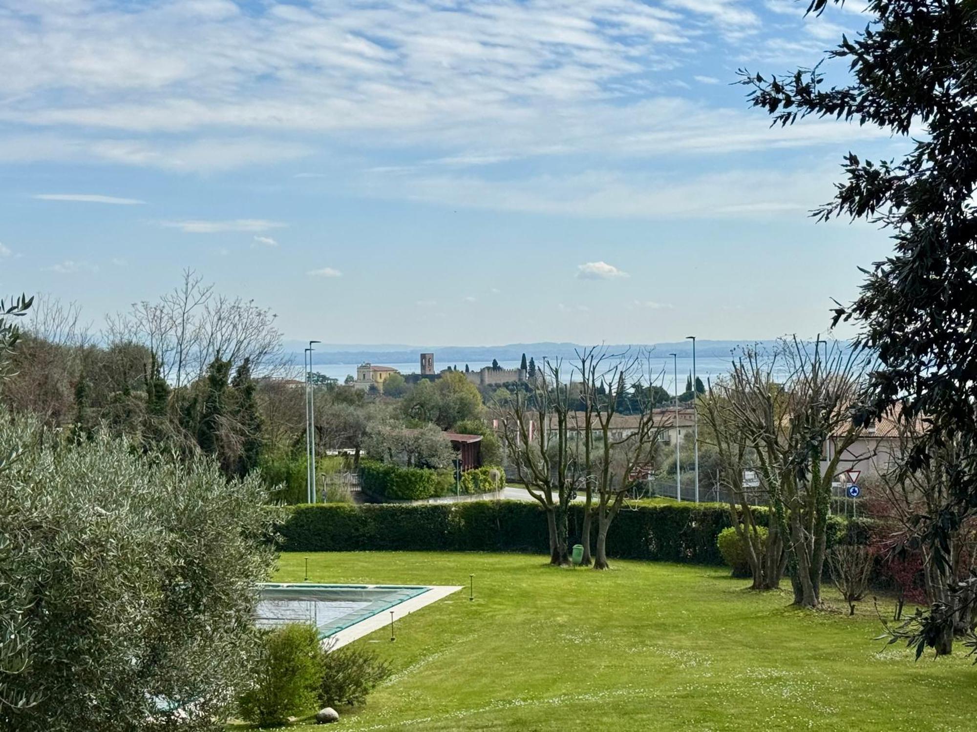 Amazing View With Two Swimming Pools Near *